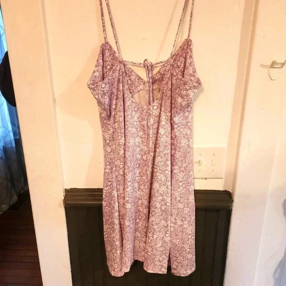 New Plus Size Purple Floral Mini Dress With Spaghetti Straps - Picture 2 of 3